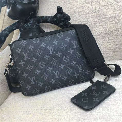 louis vuitton bauchtasche männer|louis vuitton handbags men.